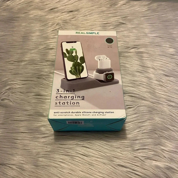 Real Simple 3 in 1 Charging Station - Picture 1 of 7